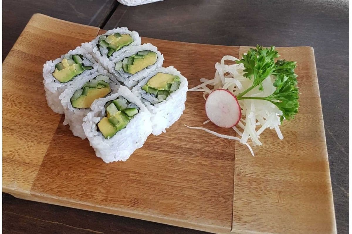 V3 Avocakappa Roll (6 pcs)