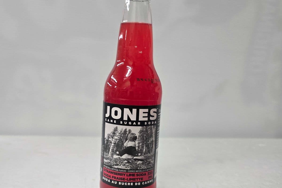Jones strawberry and lime soda 355ml (355ml)