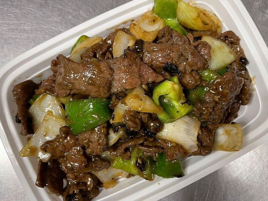 40. Sliced Beef with Black Beans & Garlic Sauce