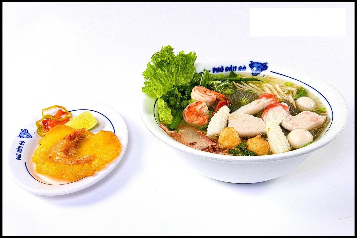 212. Seafood and BBQ Pork Clear Noodle Soup