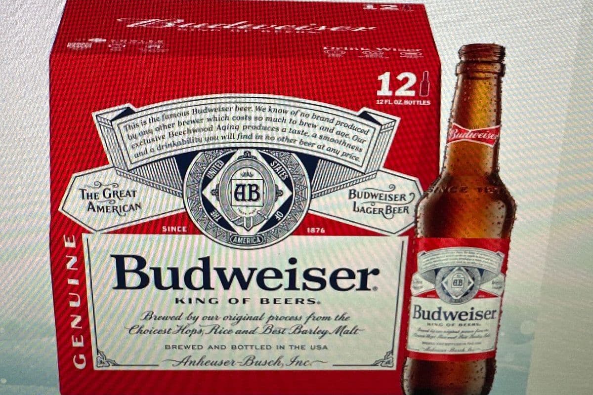 Budweiser Beer (12 x 341 ml Bottles)