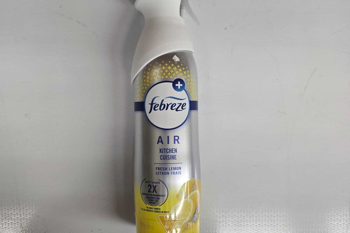 Febreze Air Fresher Fresh Lemon (250g)