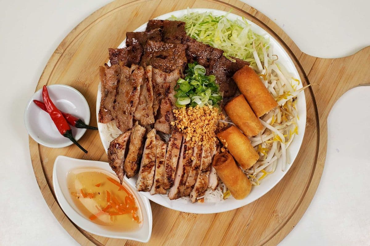 Vermicelli Bowl B - 4 Colour, comes with Fish Sauce and Peanut