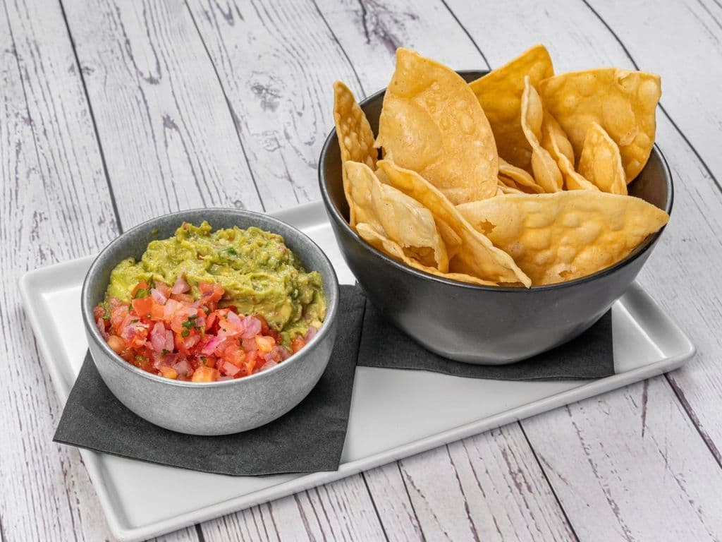 Chips Salsa & Guacamole