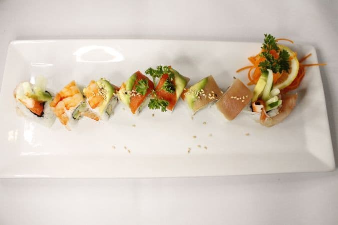 Rainbow Roll (8 pcs)
