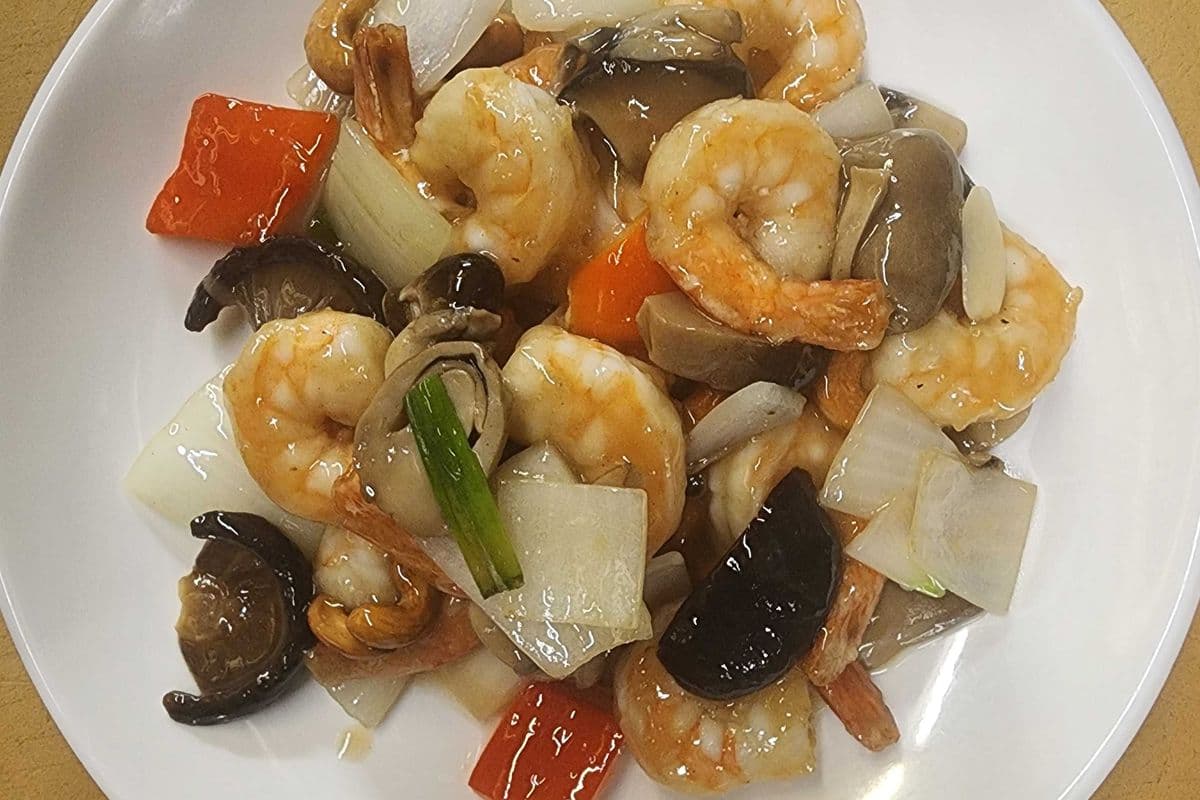1711. Fried Shrimp with Cashew and Mushroom