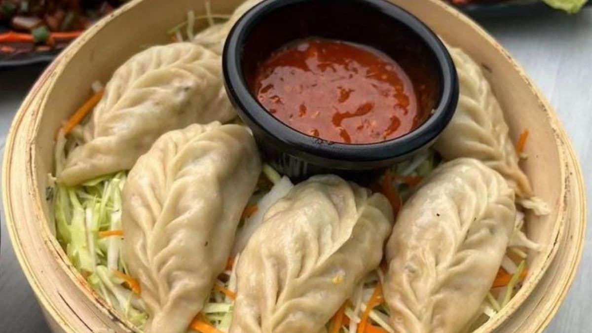Veggie momos (Steamed) (V)