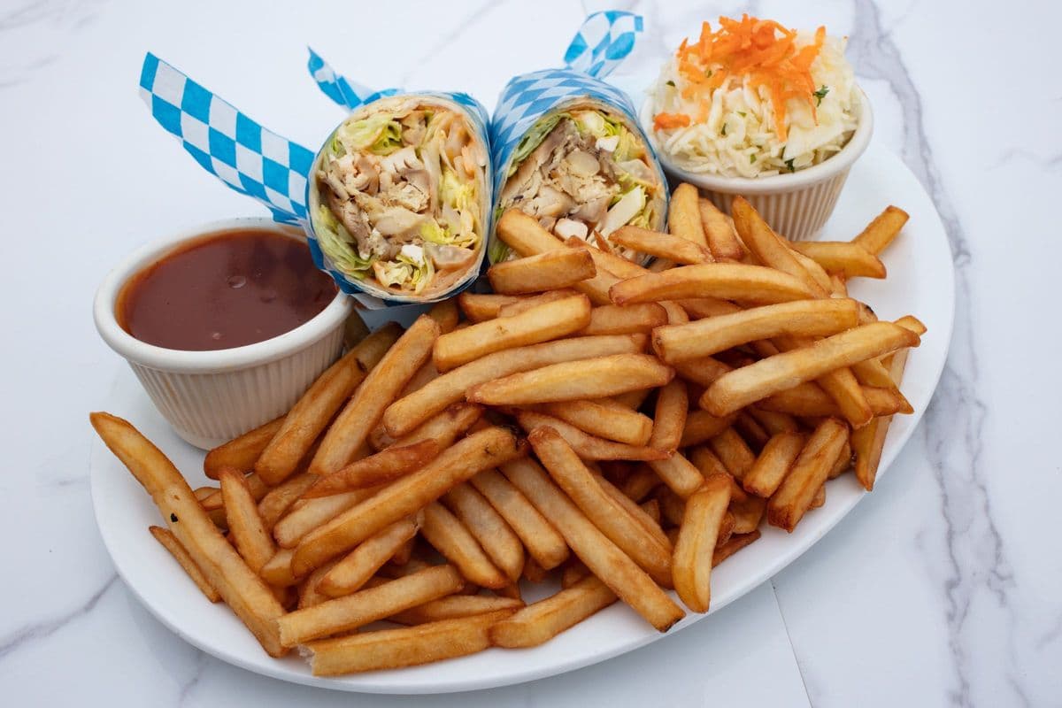 Assiette wrap au poulet pane / Chicken Wrap meal