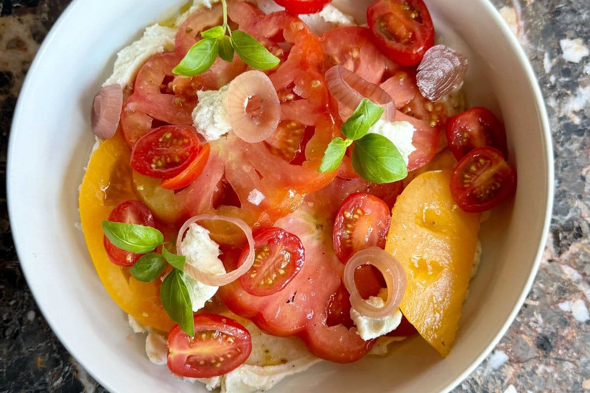 Heirloom Tomatoes & Stracciatella (Vegetarian)