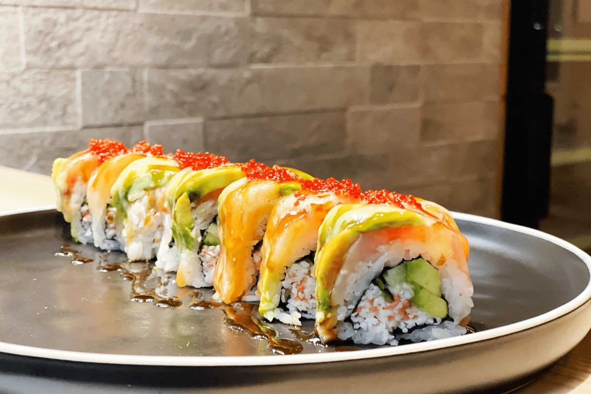 Rainbow Roll (8pcs)