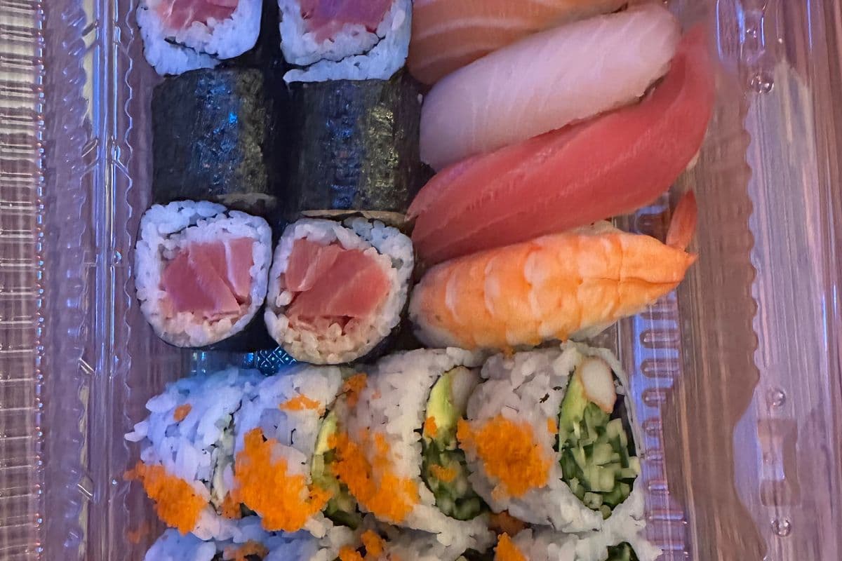 B. Kitchener Sushi (18 pcs)