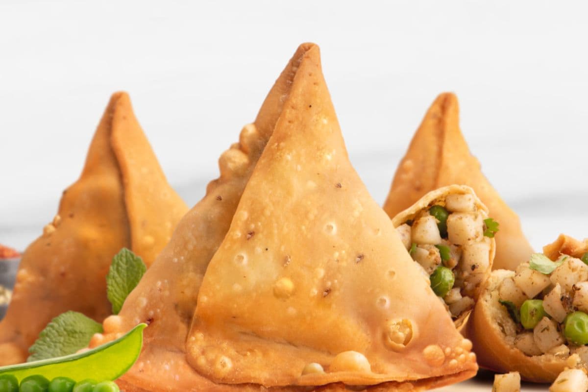 Punjabi Samosa Big Size ( 4 pcs )