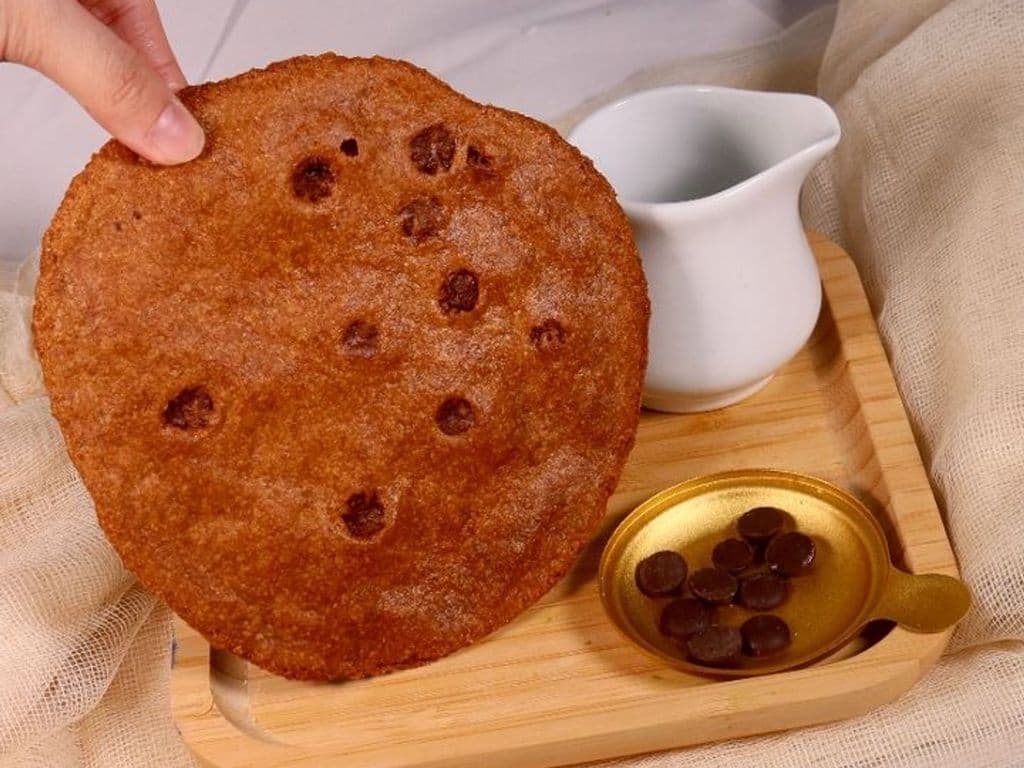 Giant Crunch Cookie