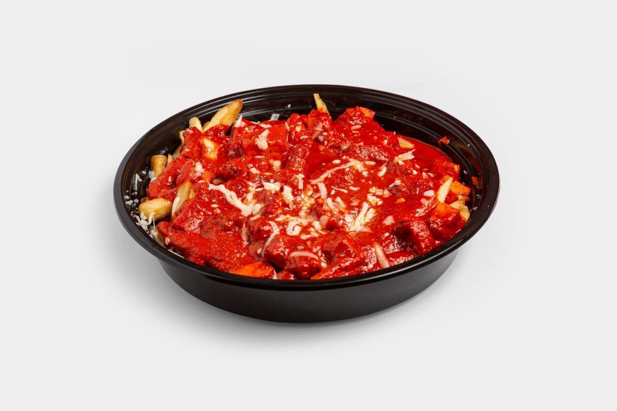 Butter chicken poutine