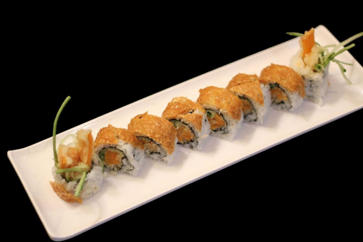 6. Vegetable Dragon Roll (8 pcs)