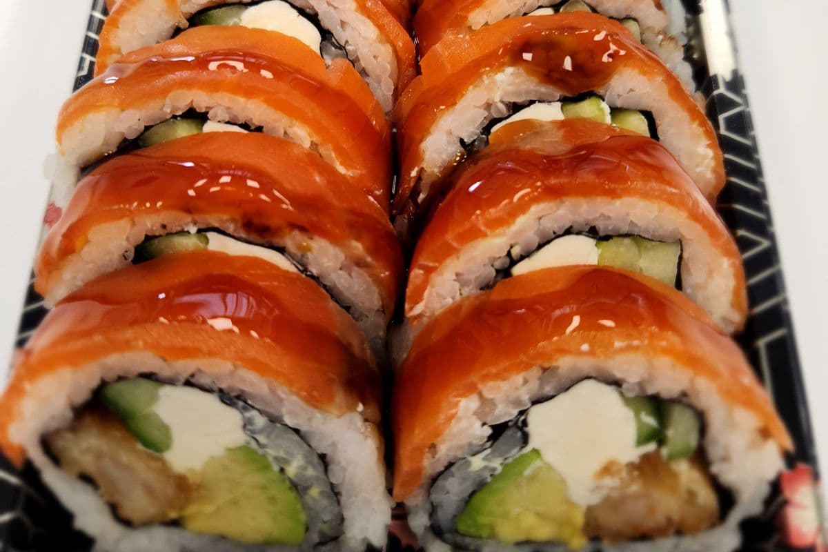 C5. Smoked Salmon Phila (12 pcs)