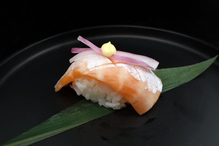 Salmon Belly Raw Fish Nigiri Sushi (2 pcs)