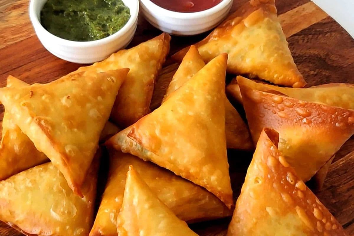 Samosa (Chicken 6 Pcs)