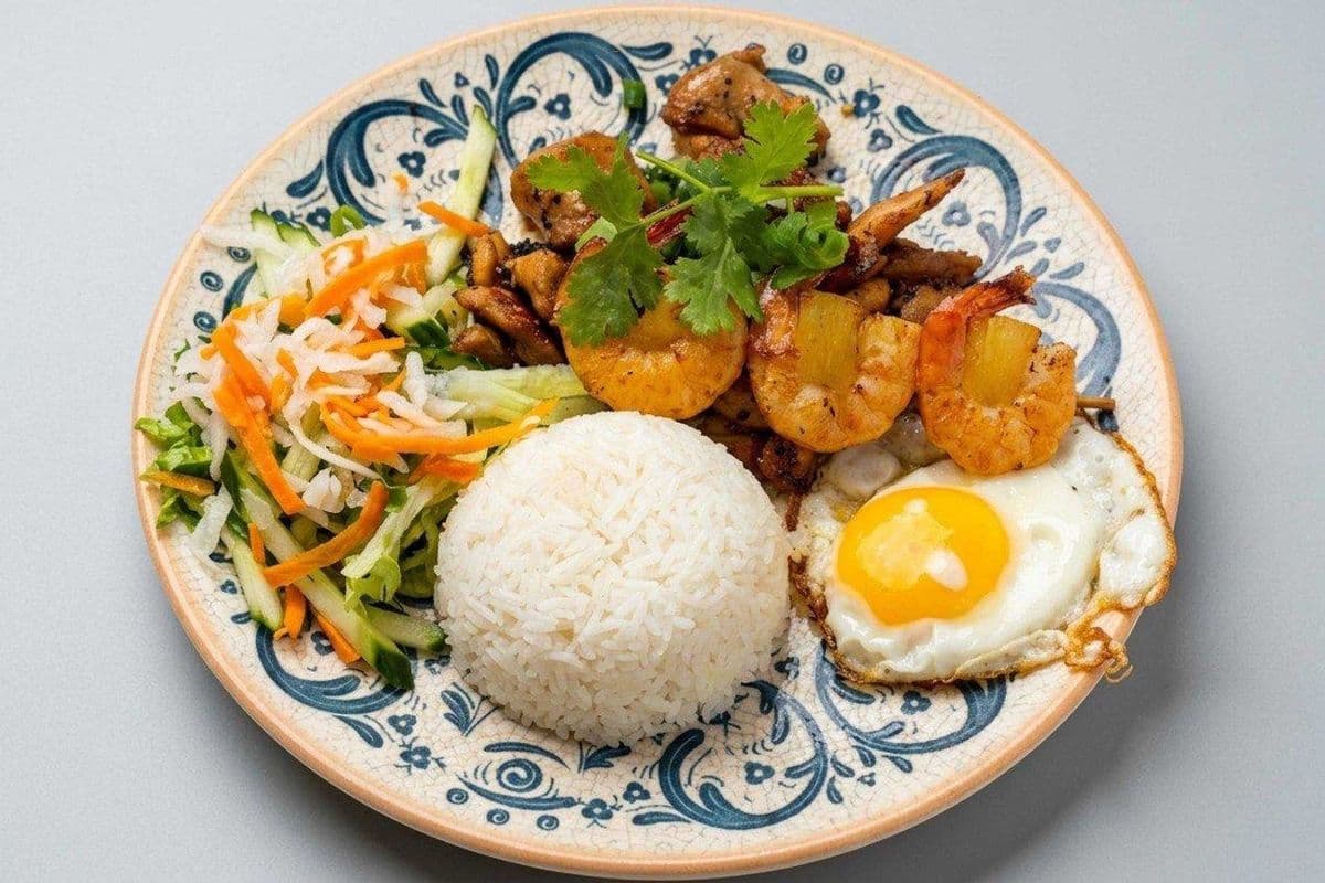 48. Com Ga Nuong, Tom, Op La