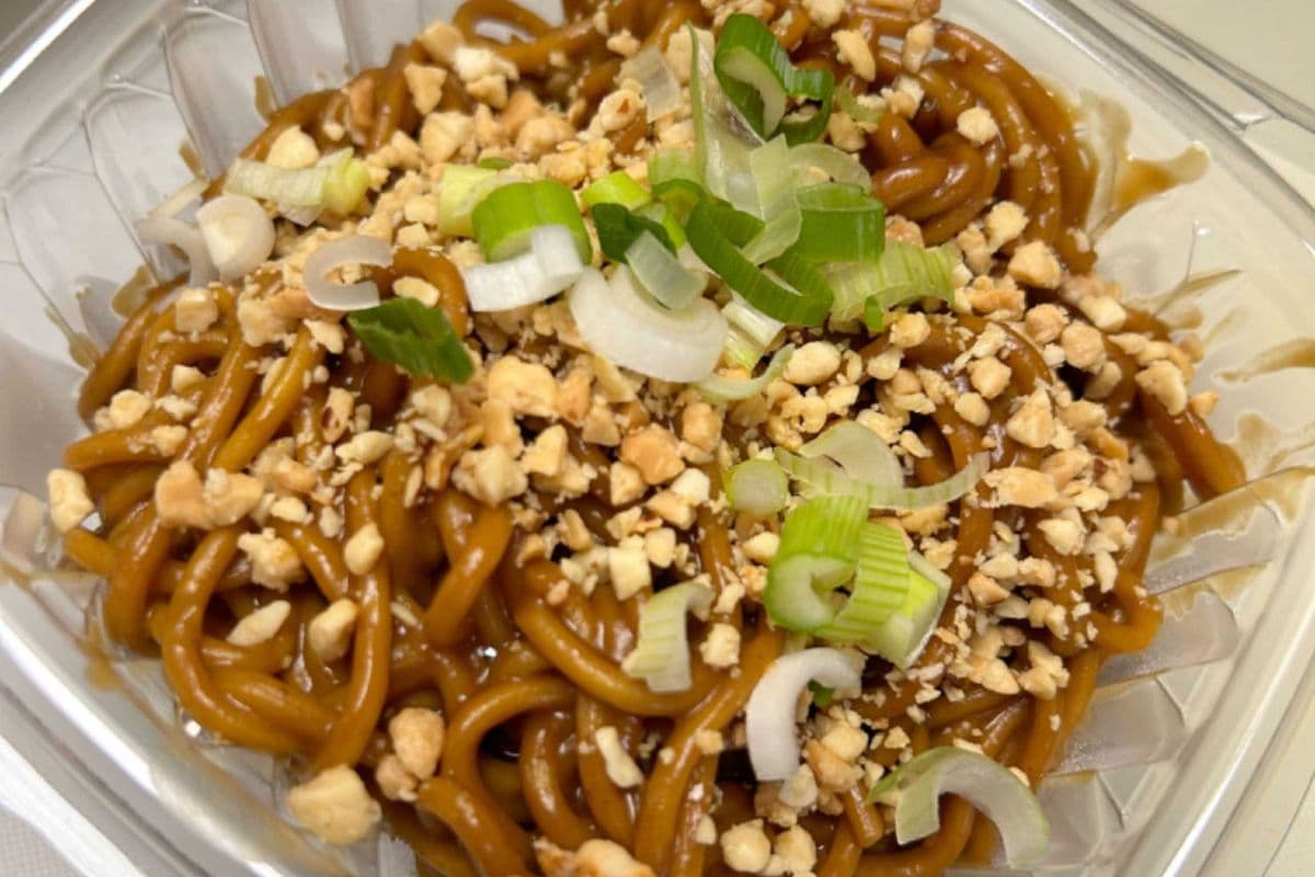 A7. Peanut Noodles 飘香拌面