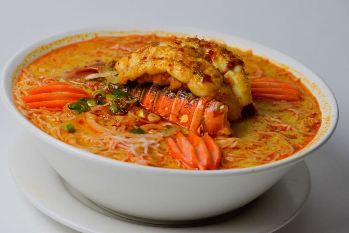 12. Curry Lobster Vermicelli Noodle Soup - Bun Cari Tom Hum