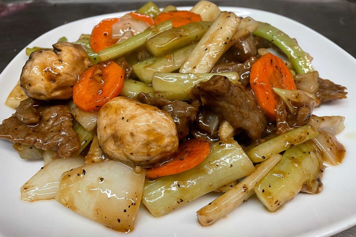 Beef with black pepper sauce