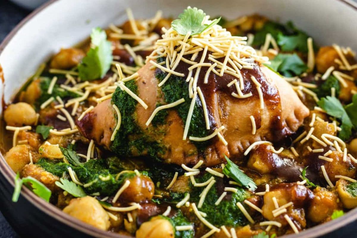 Samosa Chana Chaat