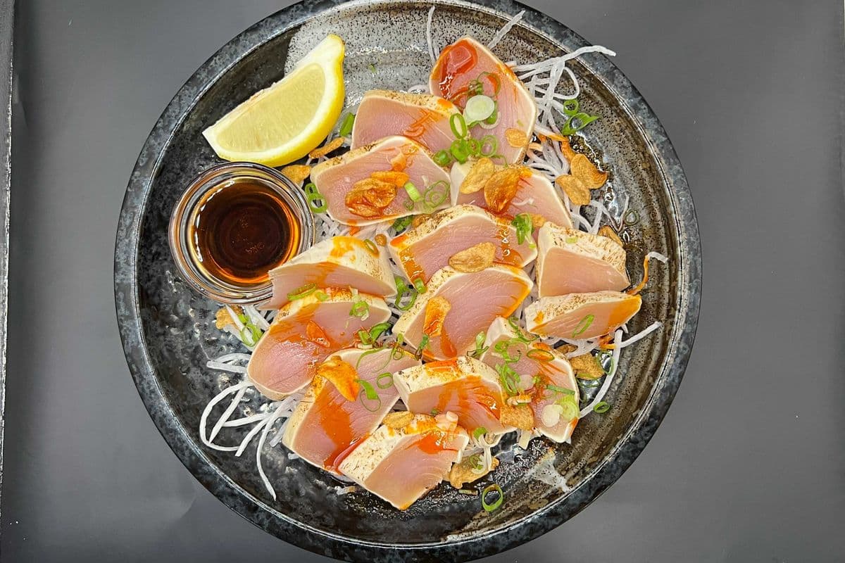 Seared Albacore (9 pcs)