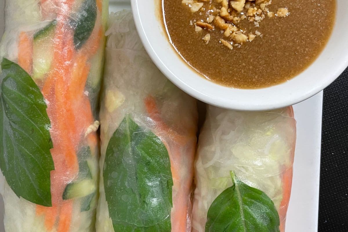 26. Vegetable Salad Rolls (3 Rolls)