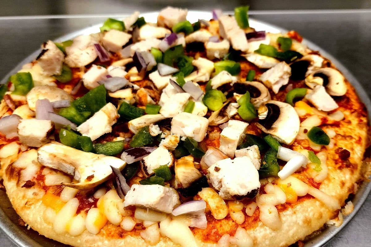 12" Chicken Deluxe Pizza