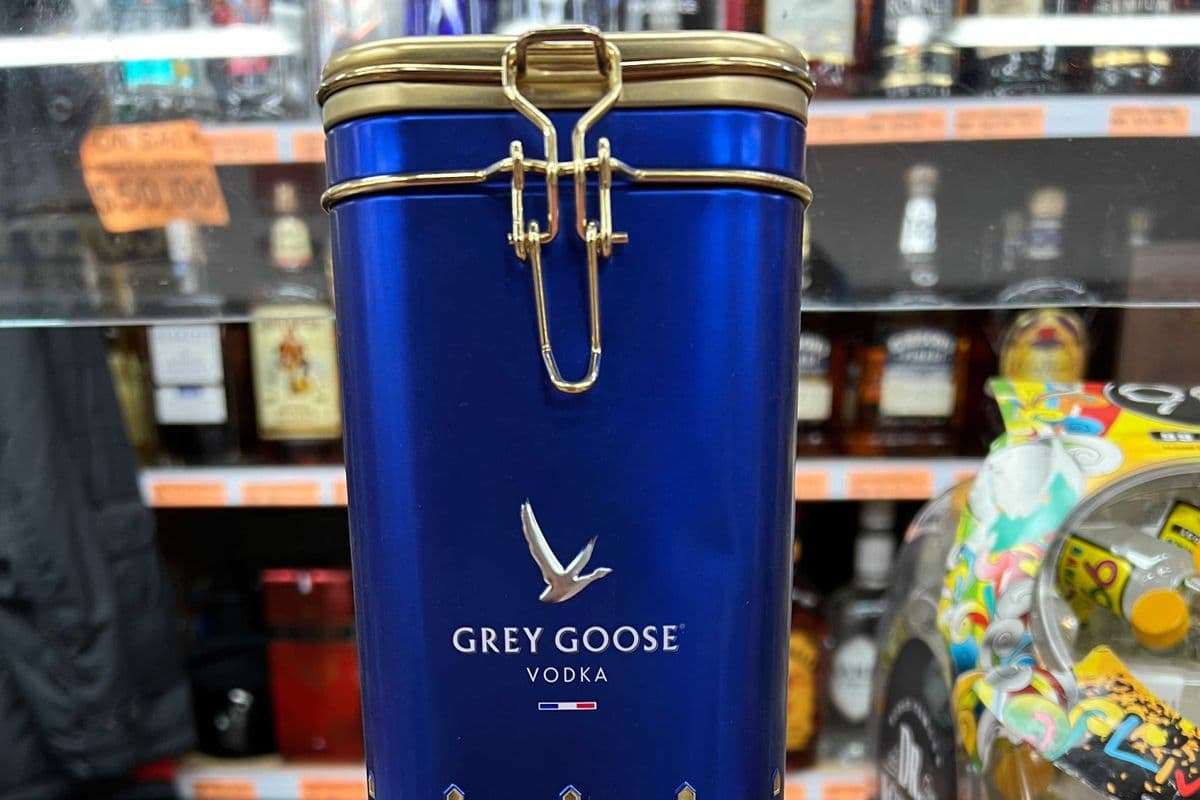 GREYGOOSE COCKTAIL GLASSES PACK (1 x 750ML)
