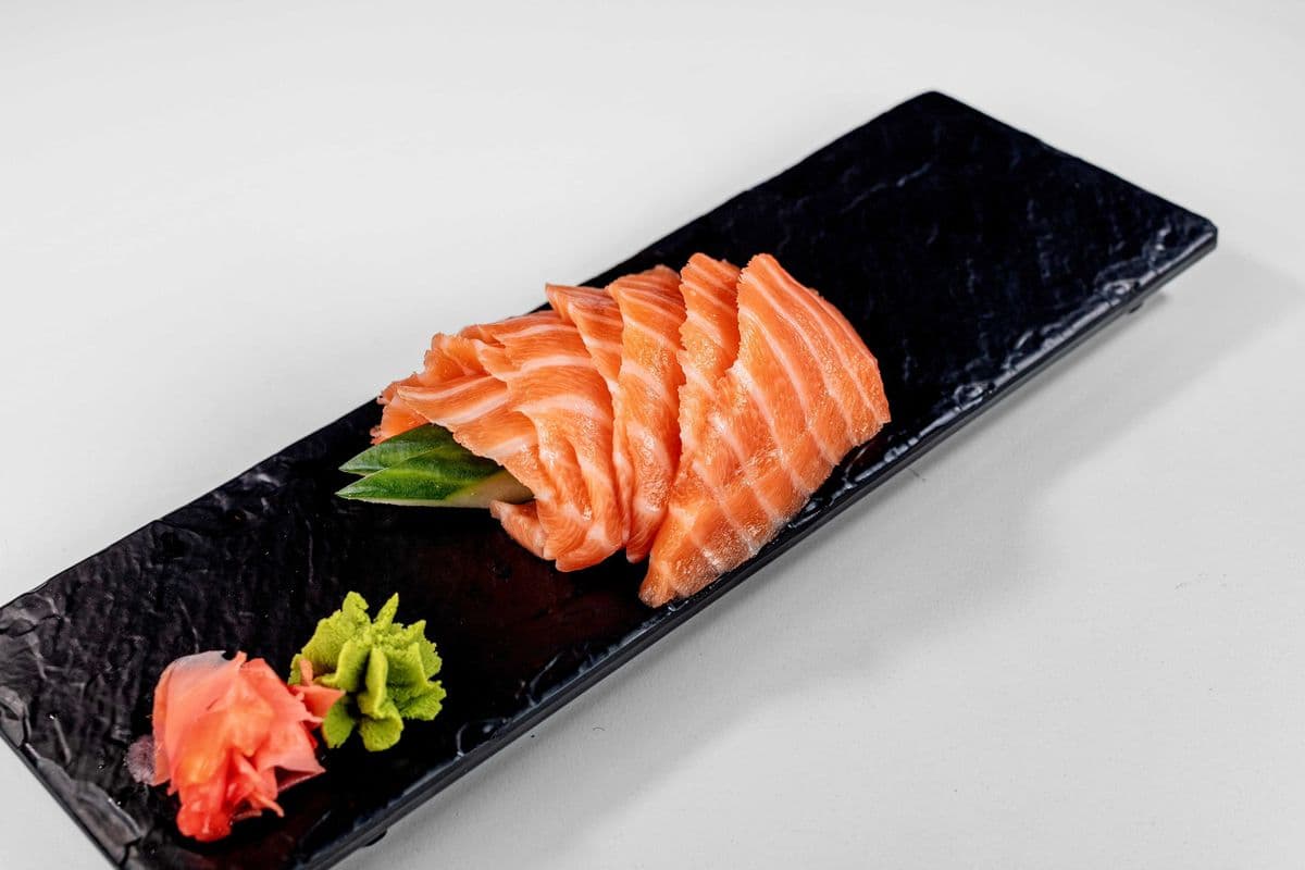 Salmon Sashimi (7 pcs)