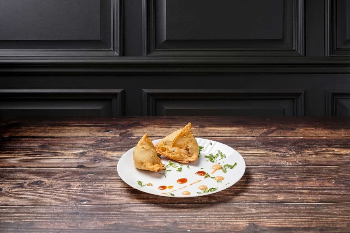 Vegetable Samosa (2 pcs)