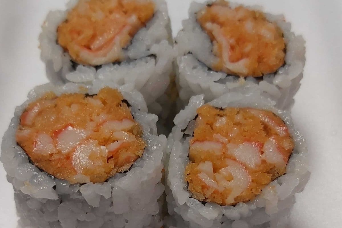 20.Spicy Crab Roll 8pcs (360 Cal)