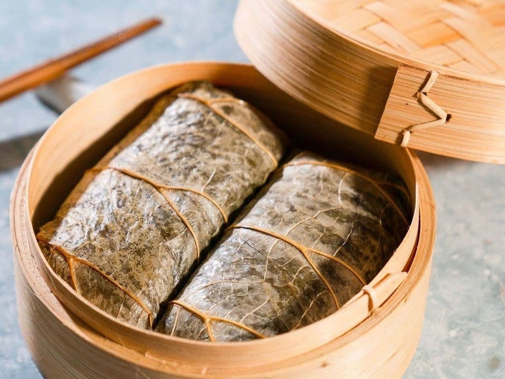 D10 Steamed Sticky Rice (2 pcs)