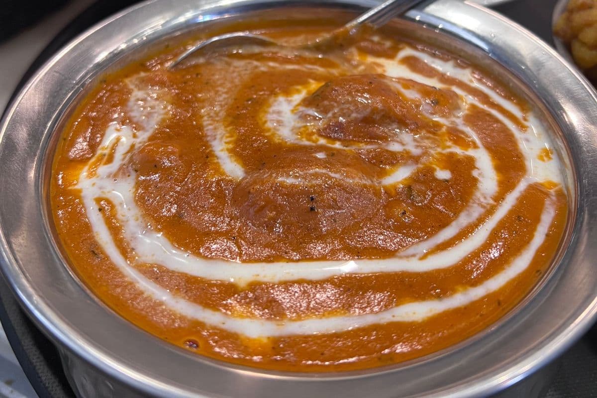 Butter Chicken with Garlic Naan