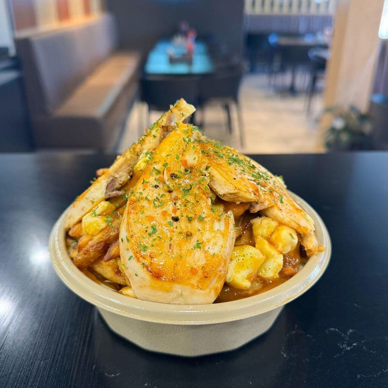Poutine au poulet grillé
