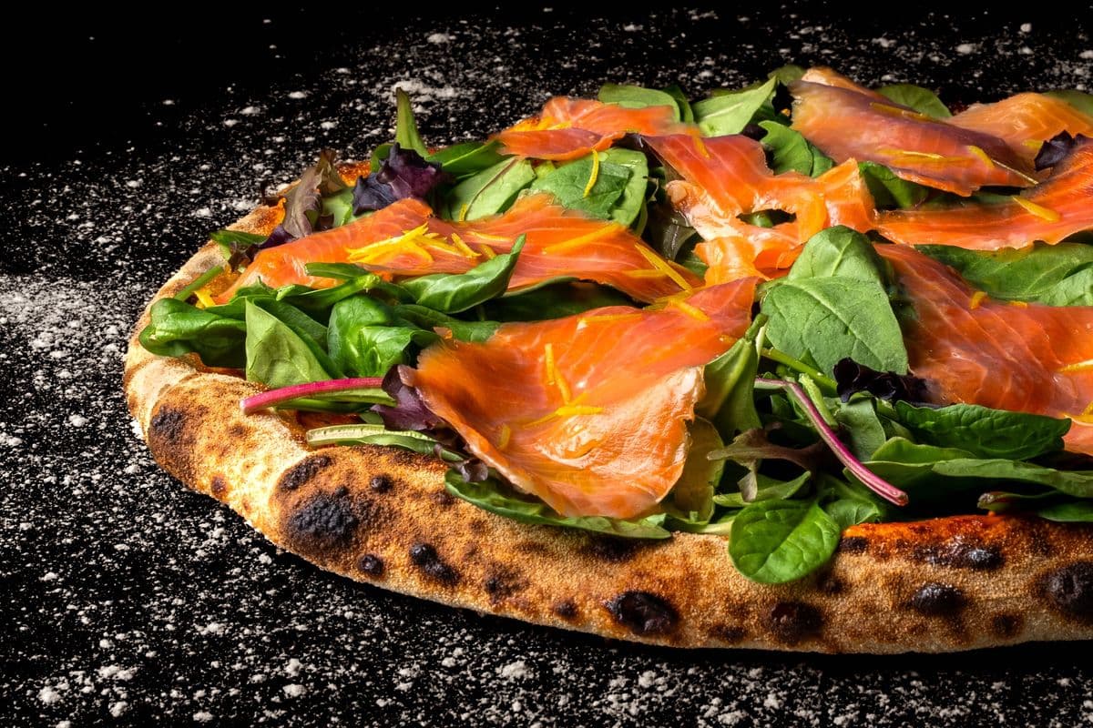 Medium Smoked Salmon Pizza(Cold Pizza)