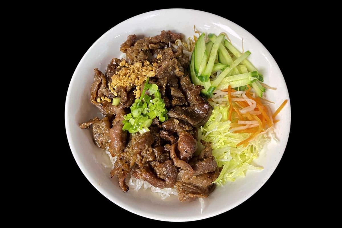 38. Grilled Beef with Vermicelli
