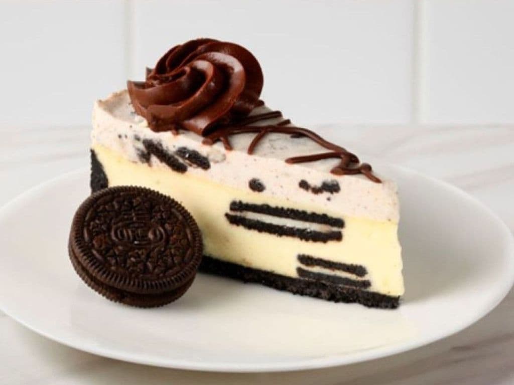OREO COOKIES AND CREAM CHEESECAKE