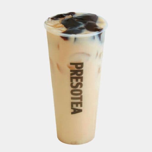 Grass Jelly Hojicha Milk Tea / Thé Hojicha au lait avec gelée d’herbe