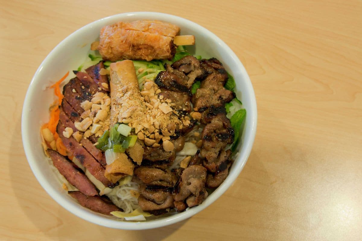 69- Vermicelli Spring Roll, Grilled Pork, Minced Shrimp and Spiced Pork (Bowl)