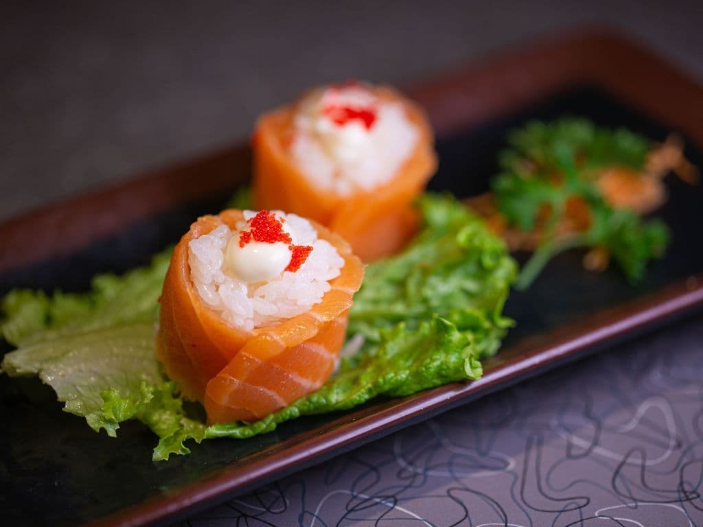 Salmon Rose Sushi (2pcs)