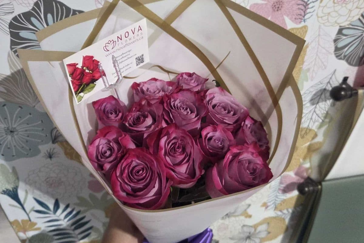 12 Purple Roses – Unique Elegant Bouquet