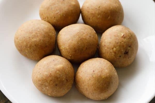 13. Khoya Pinni