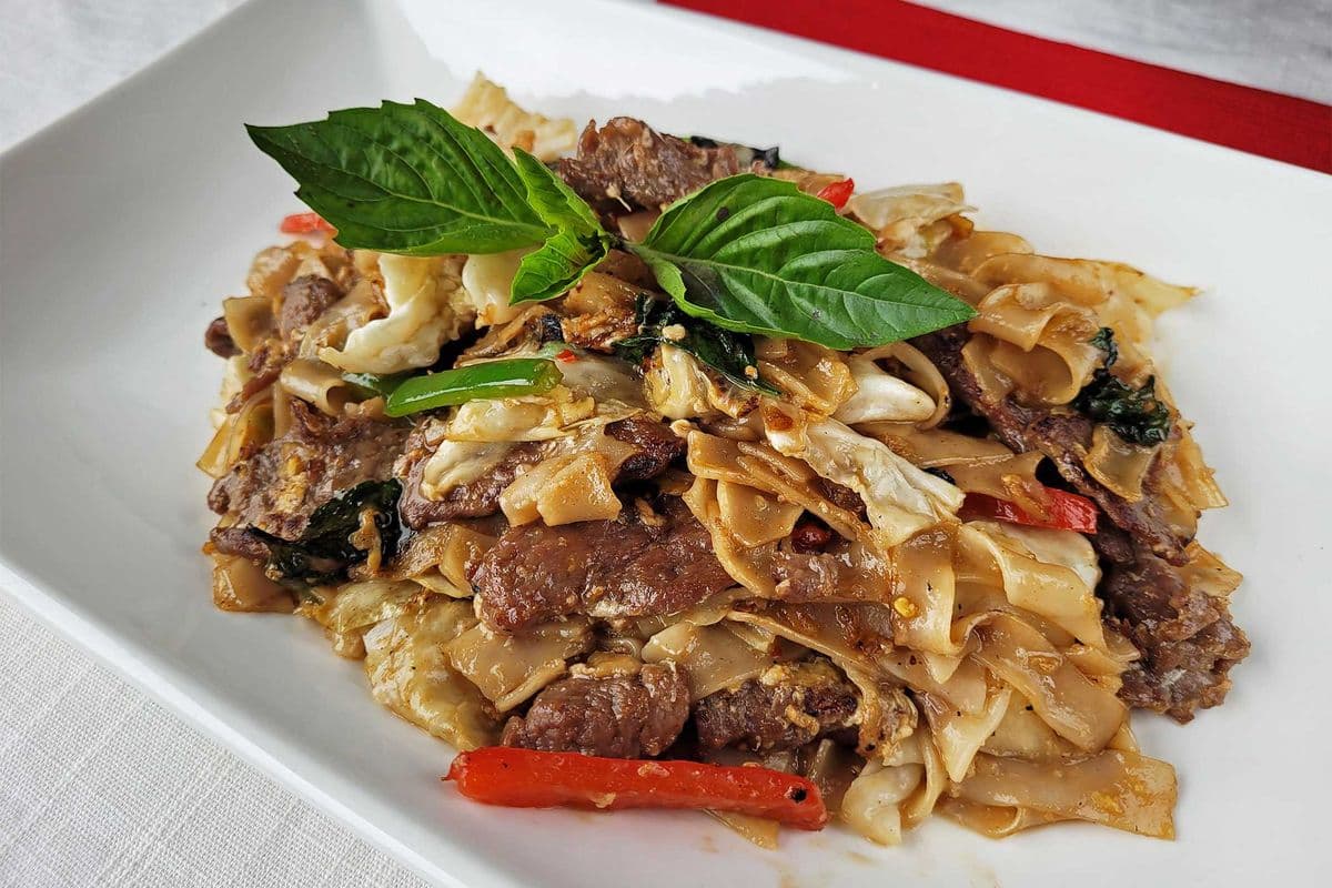 20. Pad Kee Mao