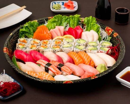 Medium Sushi and Sashimi Party Tray (52 pcs)