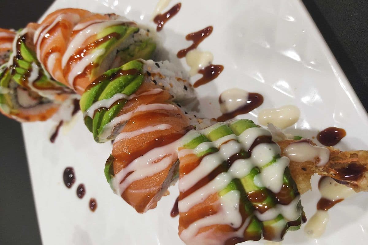 Super Dragon Roll (8pcs)