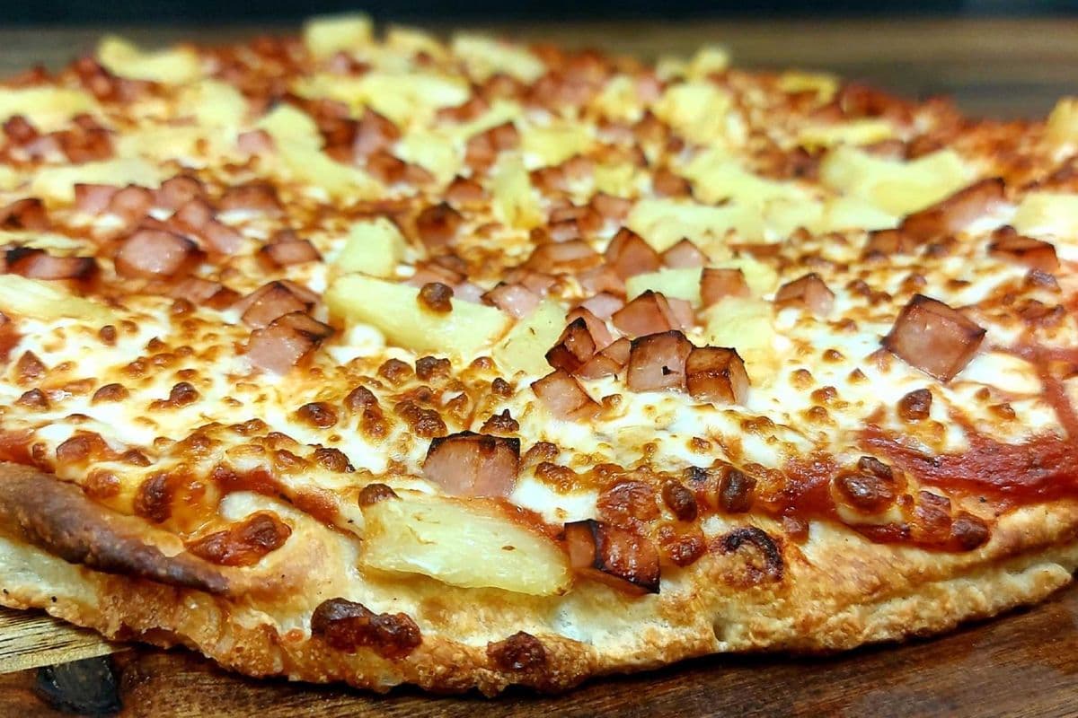 16" Hawaiian Pizza