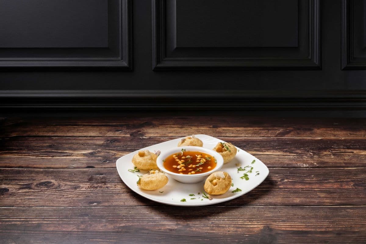 Goll Gaappe( Pani Puri)